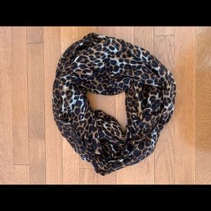 Womens cheetah scarf